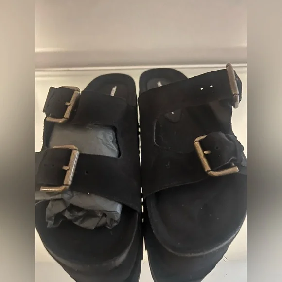 INTENTIONALLY BLANK Black Platform Sandals - Picture 3 of 6